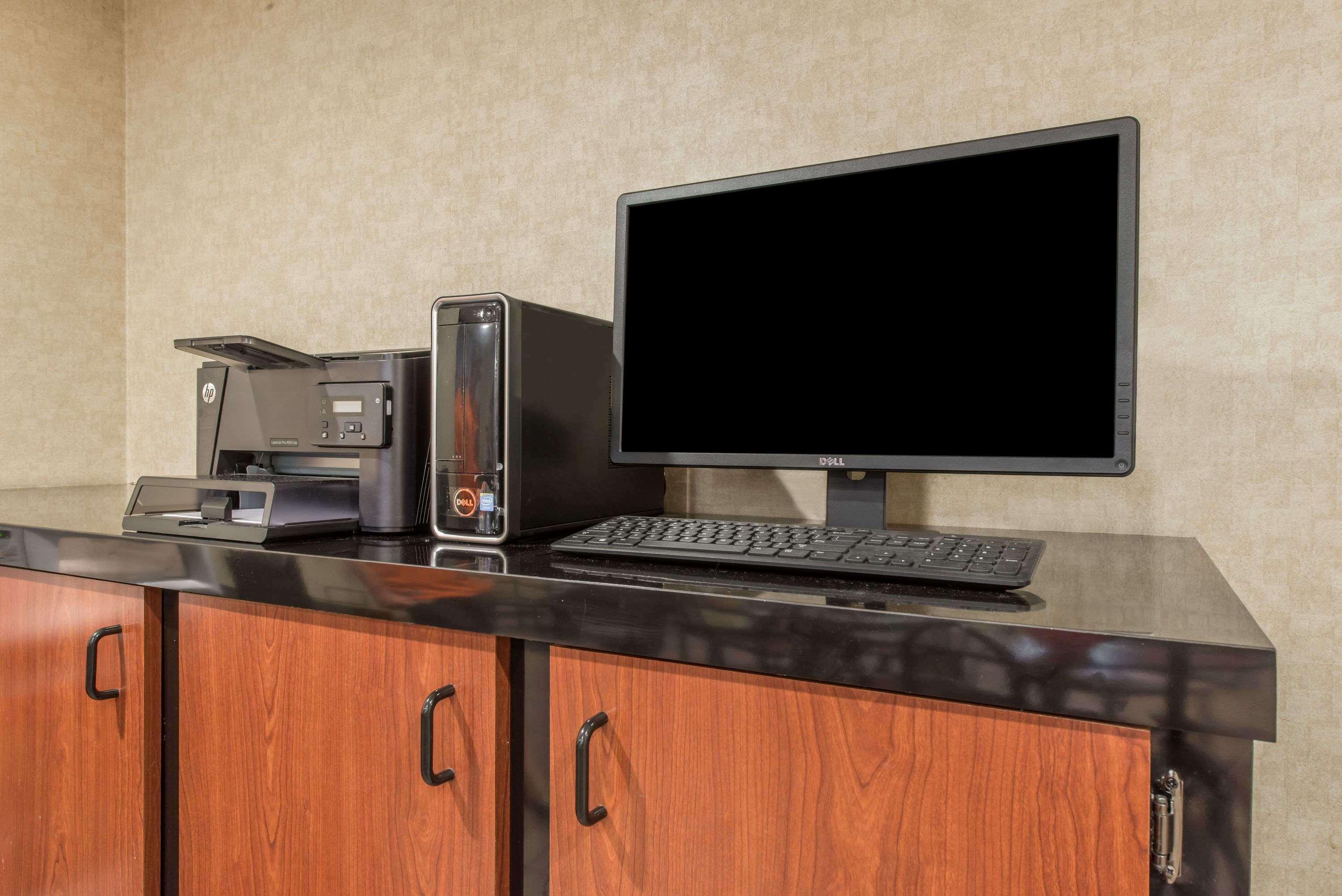 Super 8 by Wyndham Niagara Falls Bagian luar foto