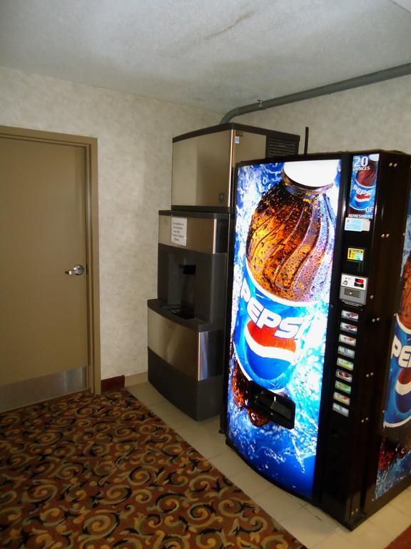 Super 8 by Wyndham Niagara Falls Bagian luar foto