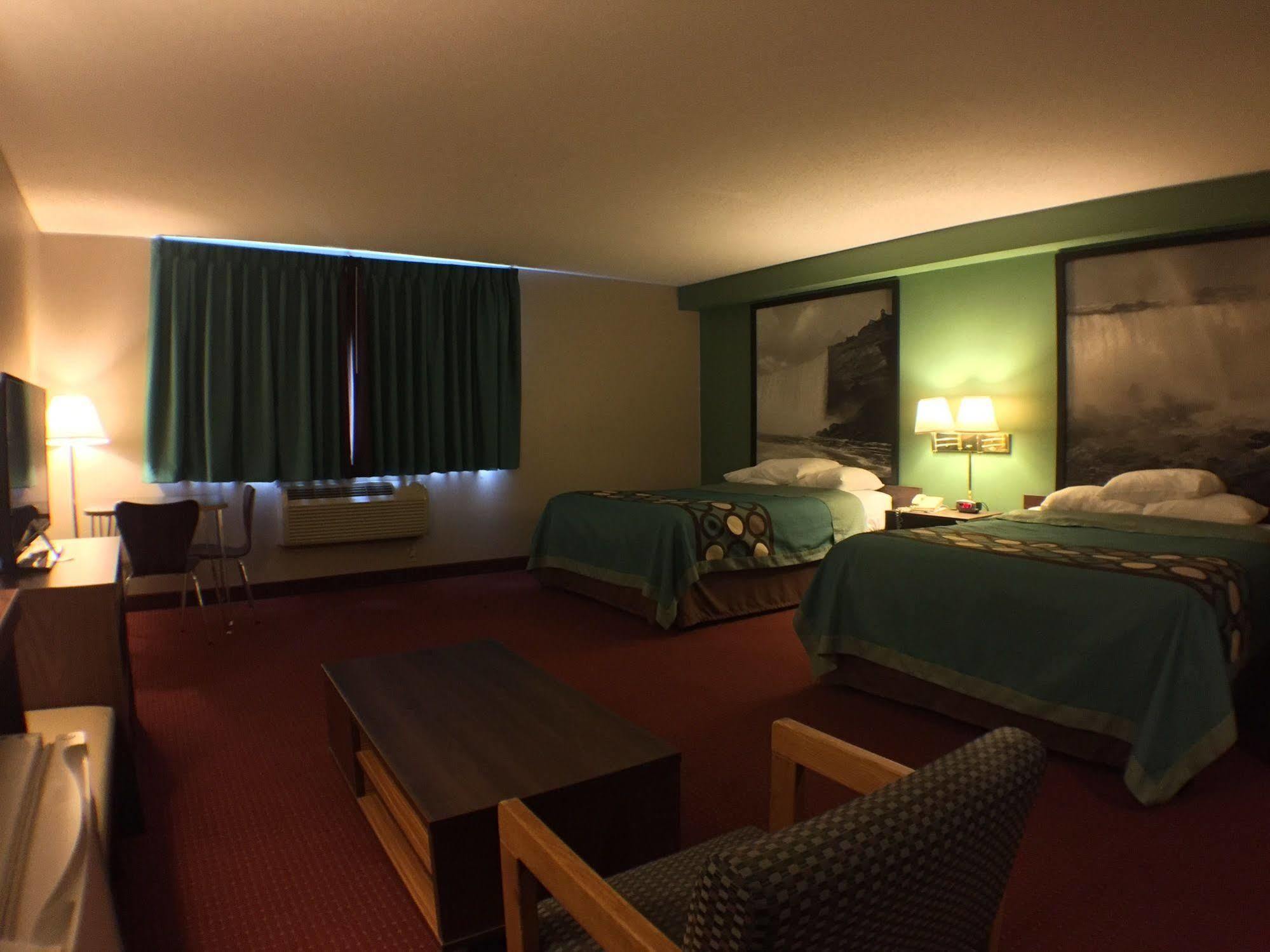 Super 8 by Wyndham Niagara Falls Bagian luar foto