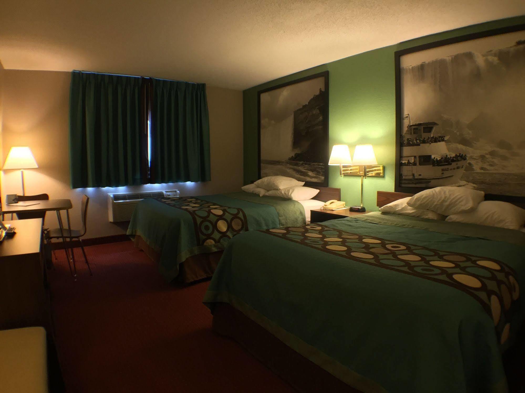 Super 8 by Wyndham Niagara Falls Bagian luar foto